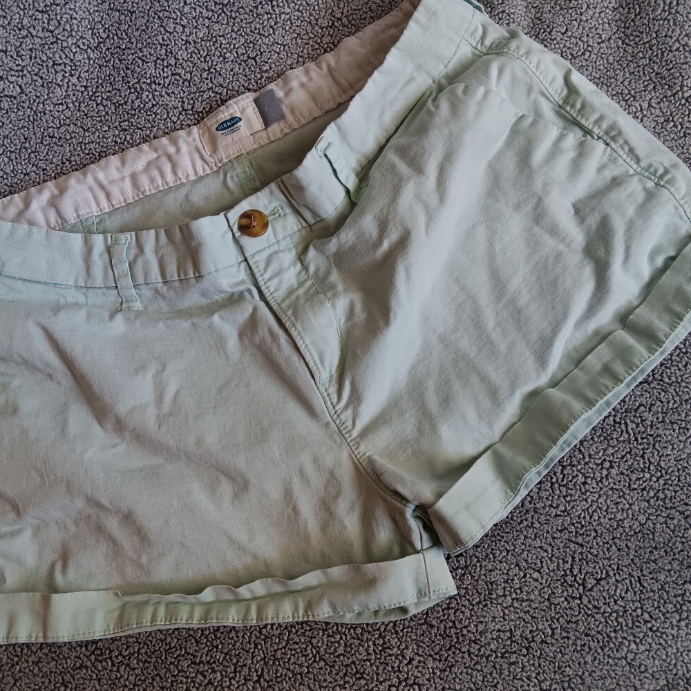 OLD NAVY Women's Light Green Shorts 6